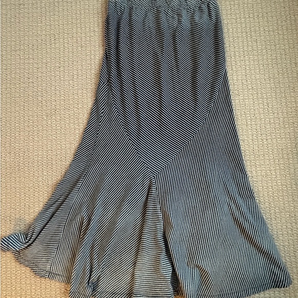 AG High-Low Maxi Skirt - Picture 3 of 3